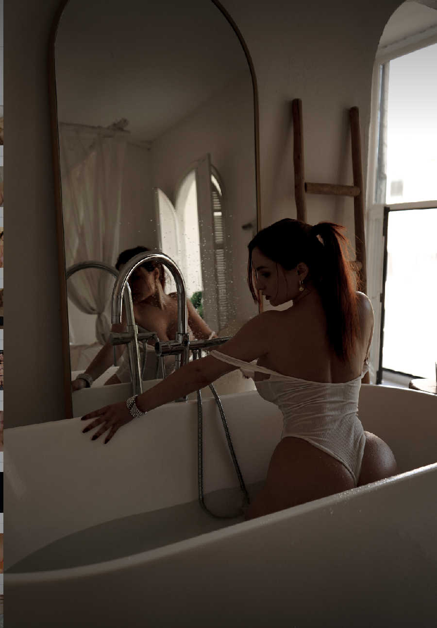 A playful frame from Miranda Faith nude — online in Kirkuk