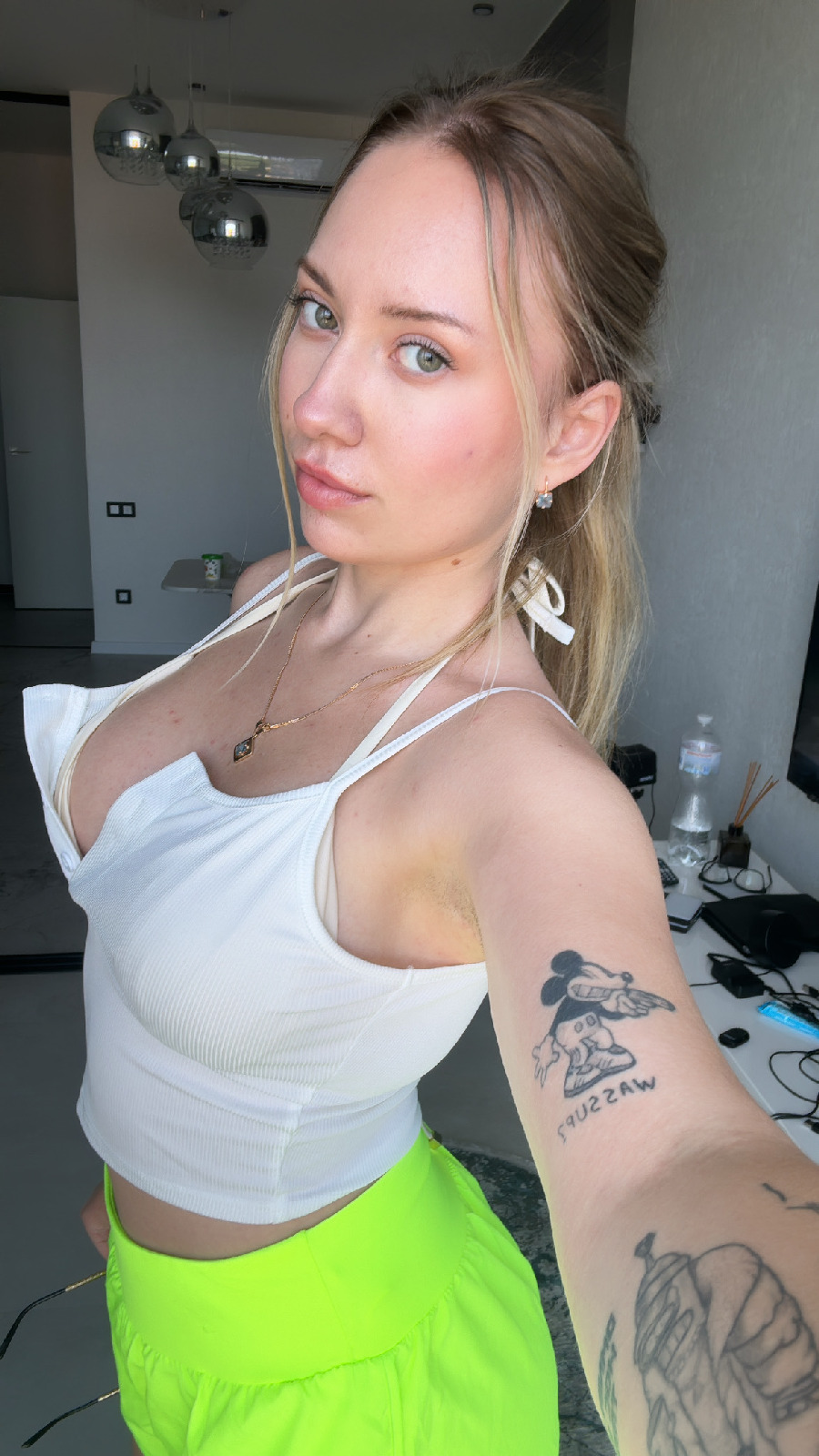 KateV in her underwear in Kirkuk